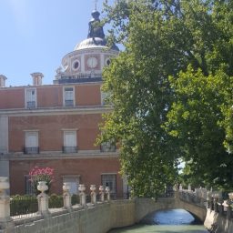 Andalucía Geographic - Palacio de Aranjuez, Viaje de Senderismo y Multiaventura en los Pirineos sq