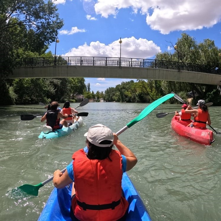 Andalucía Geographic - Kayak en el río Tajo, Aranjuez, Viaje de Senderismo y Multiaventura en los Pirineos sqsm